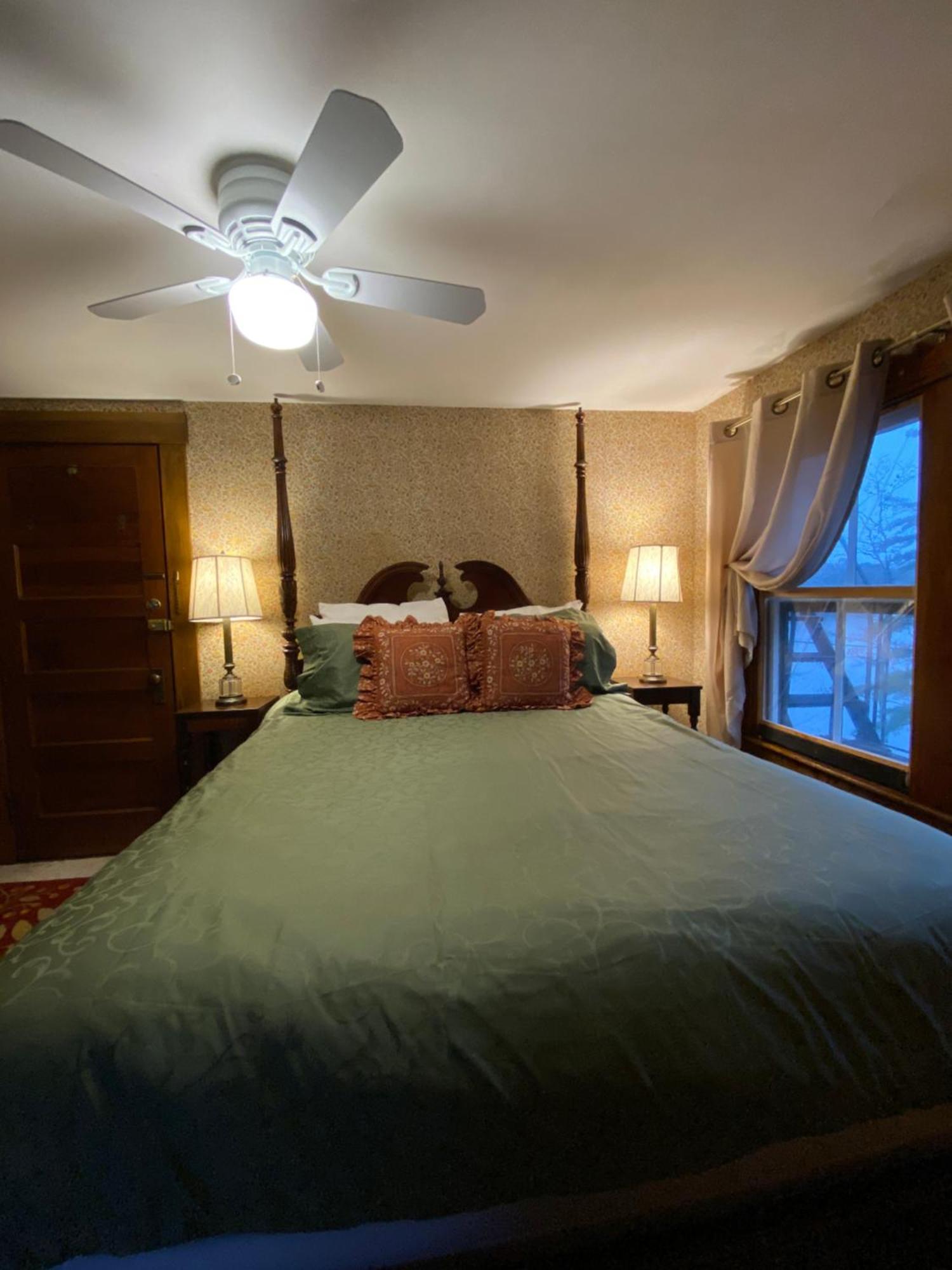 Follansbee Inn North Sutton Экстерьер фото